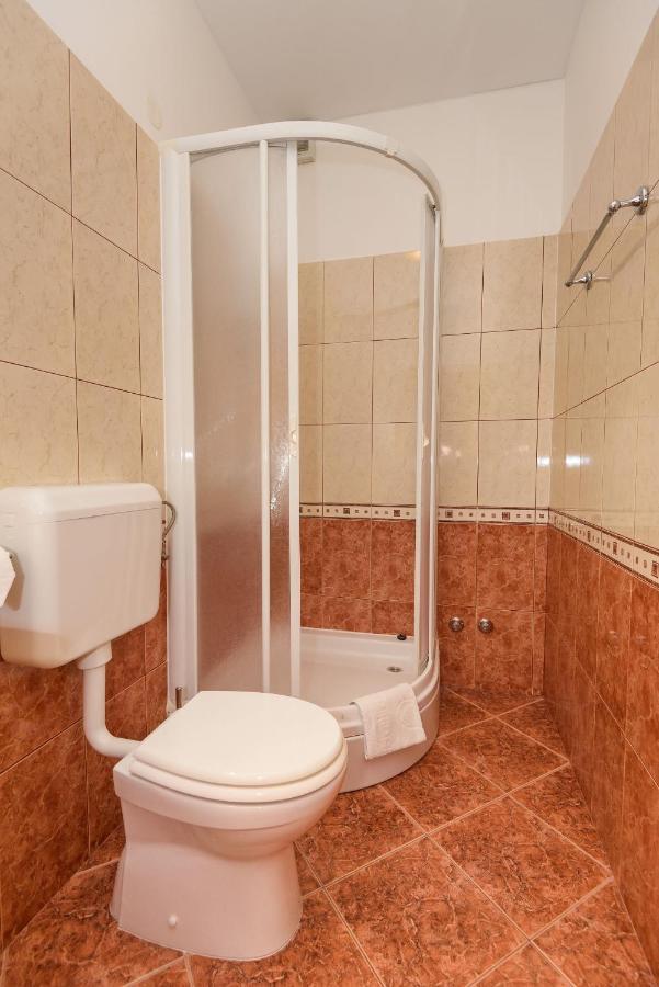 Apartments Zdravko Клек Екстериор снимка