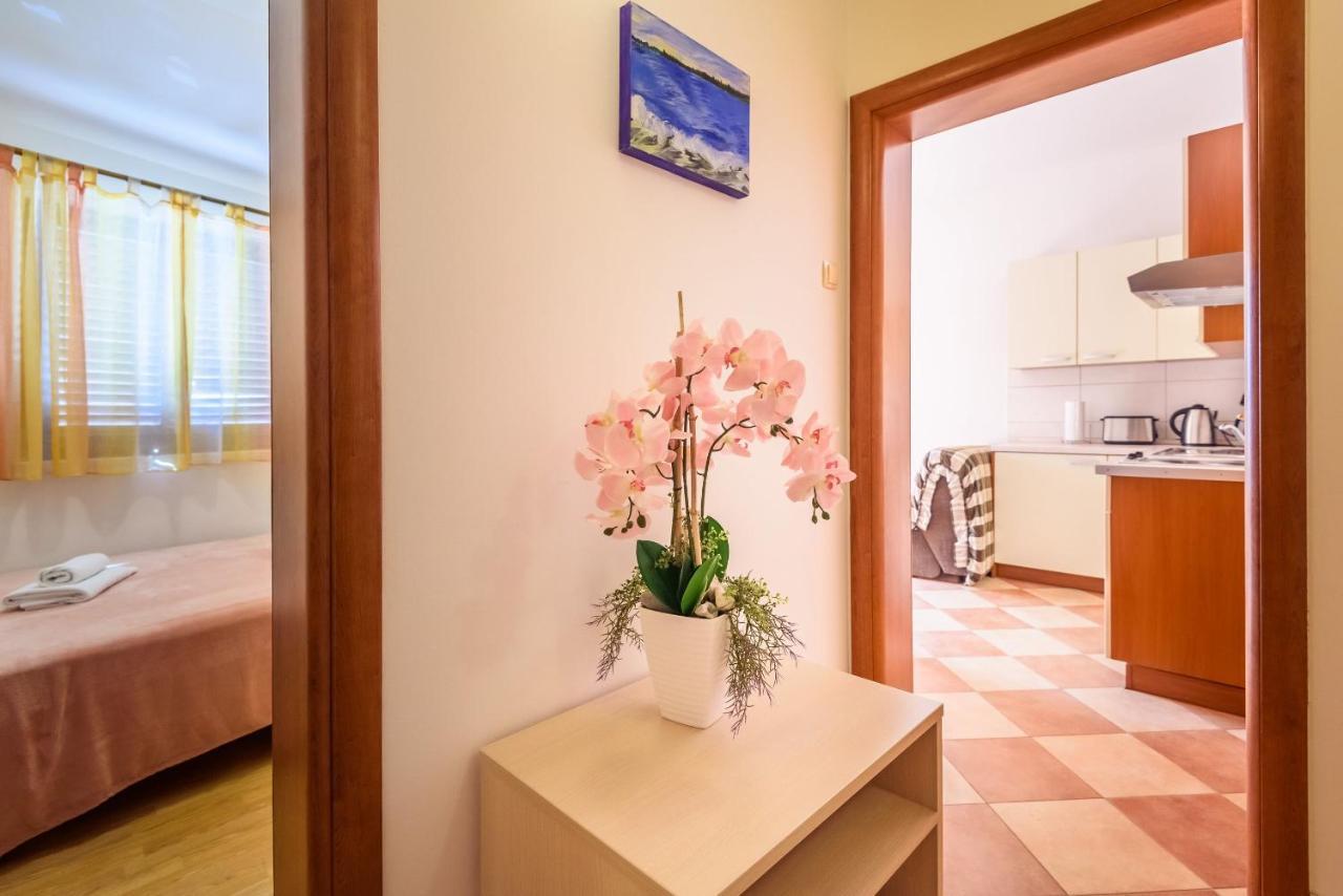 Apartments Zdravko Клек Екстериор снимка
