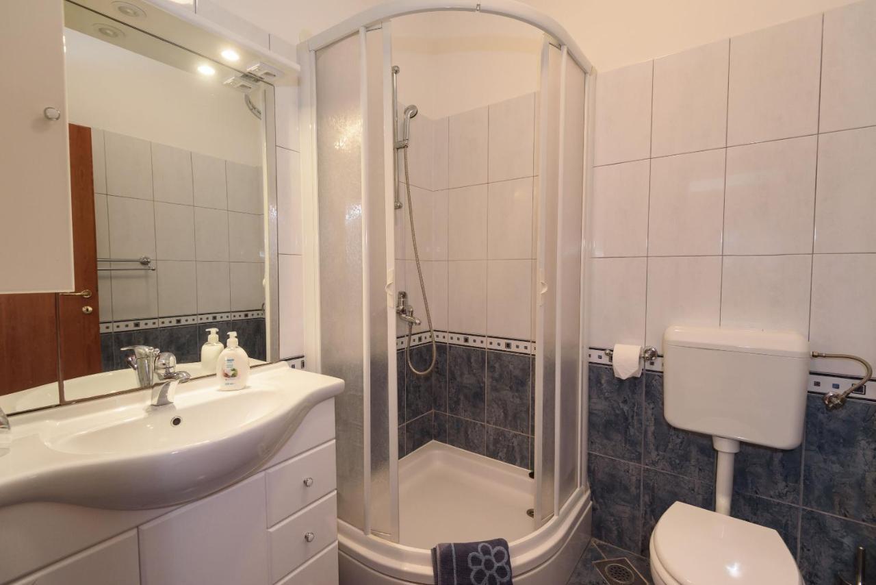 Apartments Zdravko Клек Екстериор снимка