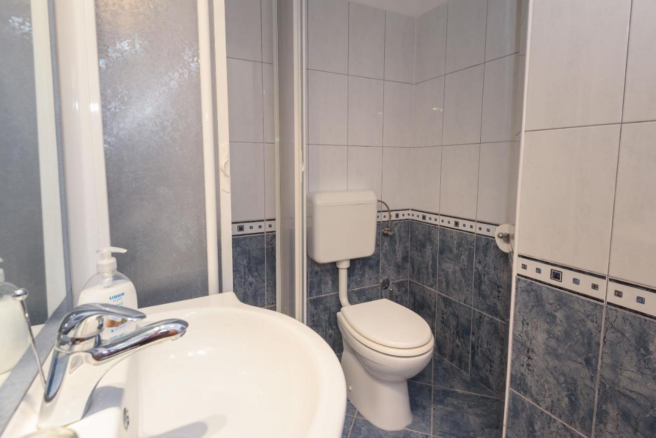 Apartments Zdravko Клек Екстериор снимка