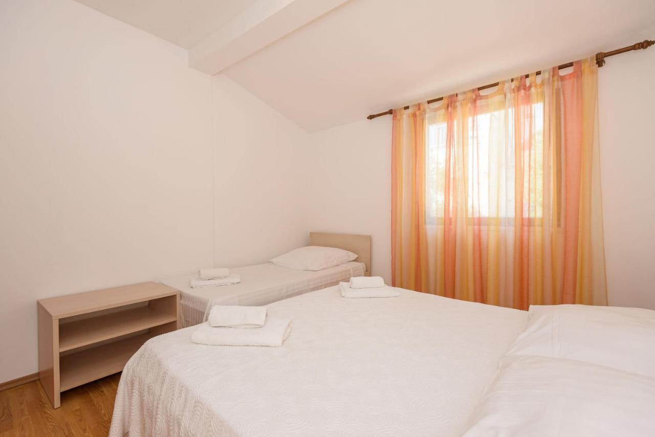 Apartments Zdravko Клек Екстериор снимка