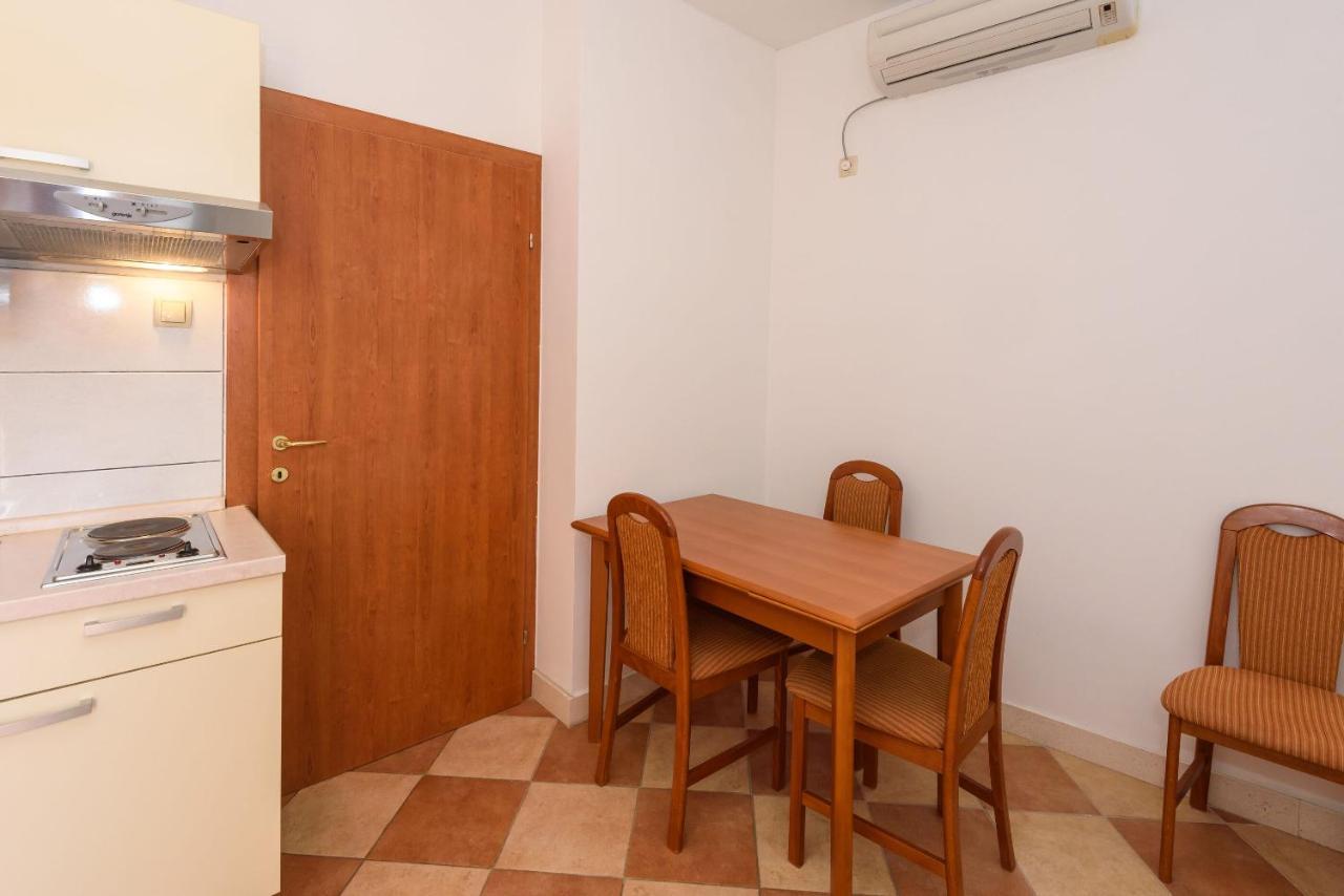 Apartments Zdravko Клек Екстериор снимка