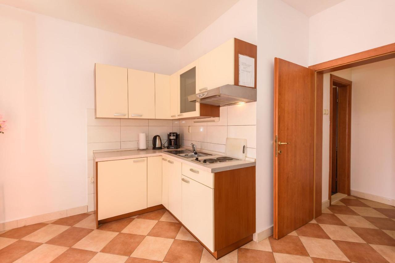 Apartments Zdravko Клек Екстериор снимка