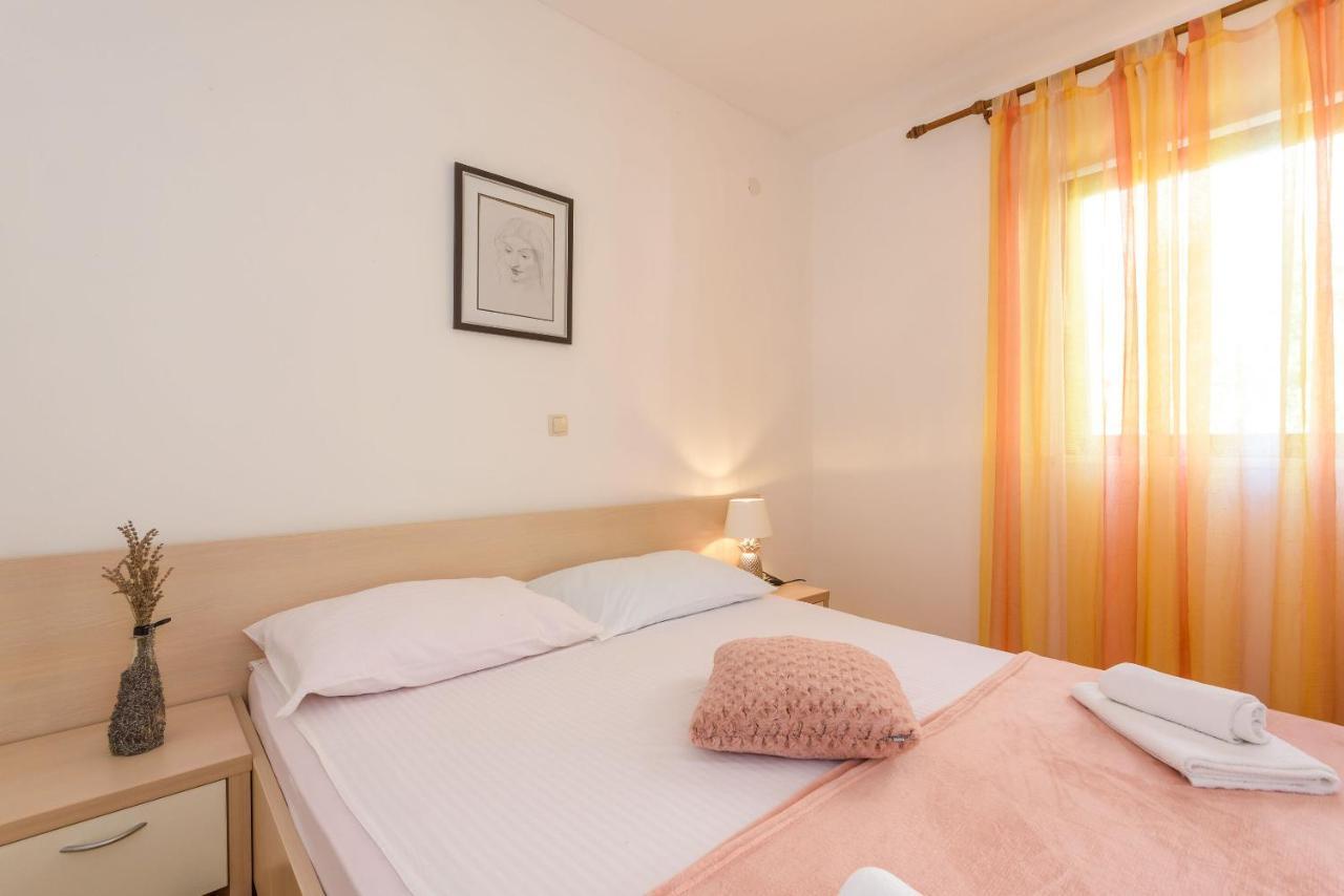 Apartments Zdravko Клек Екстериор снимка